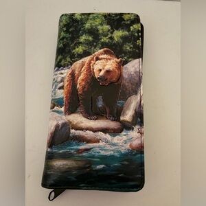 Cedar Paddle bear zip around wallet